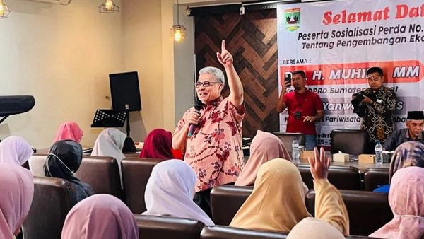 Ketua DPRD Sumatera Barat (Sumbar), Muhidi