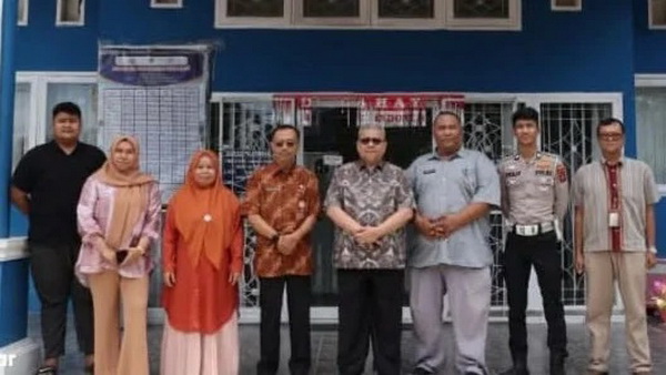 Ketua DPRD Sumbar Muhidi saat melaksanakan kunjungan kerja