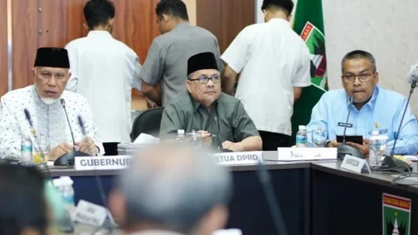 Ketua DPRD Sumbar, Muhidi saat menghadiri Focus Group Discussion