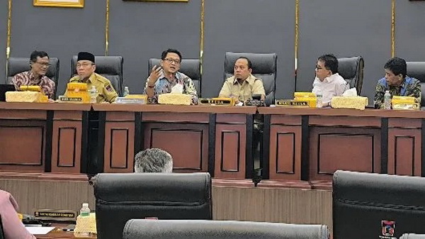 Pimpinan DPRD Kota Padang dan Wawako Maigus Nasir