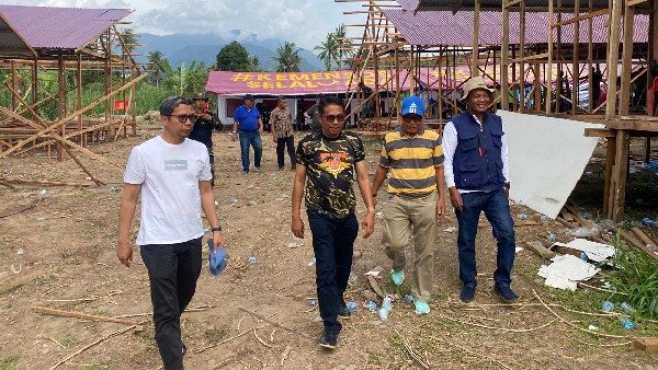 Evi Yandri tinjau pembangunan Huntara