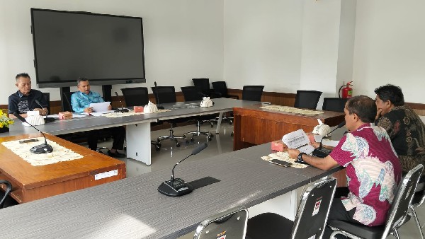 Rakor Komisi II dengan PT Semen Padang